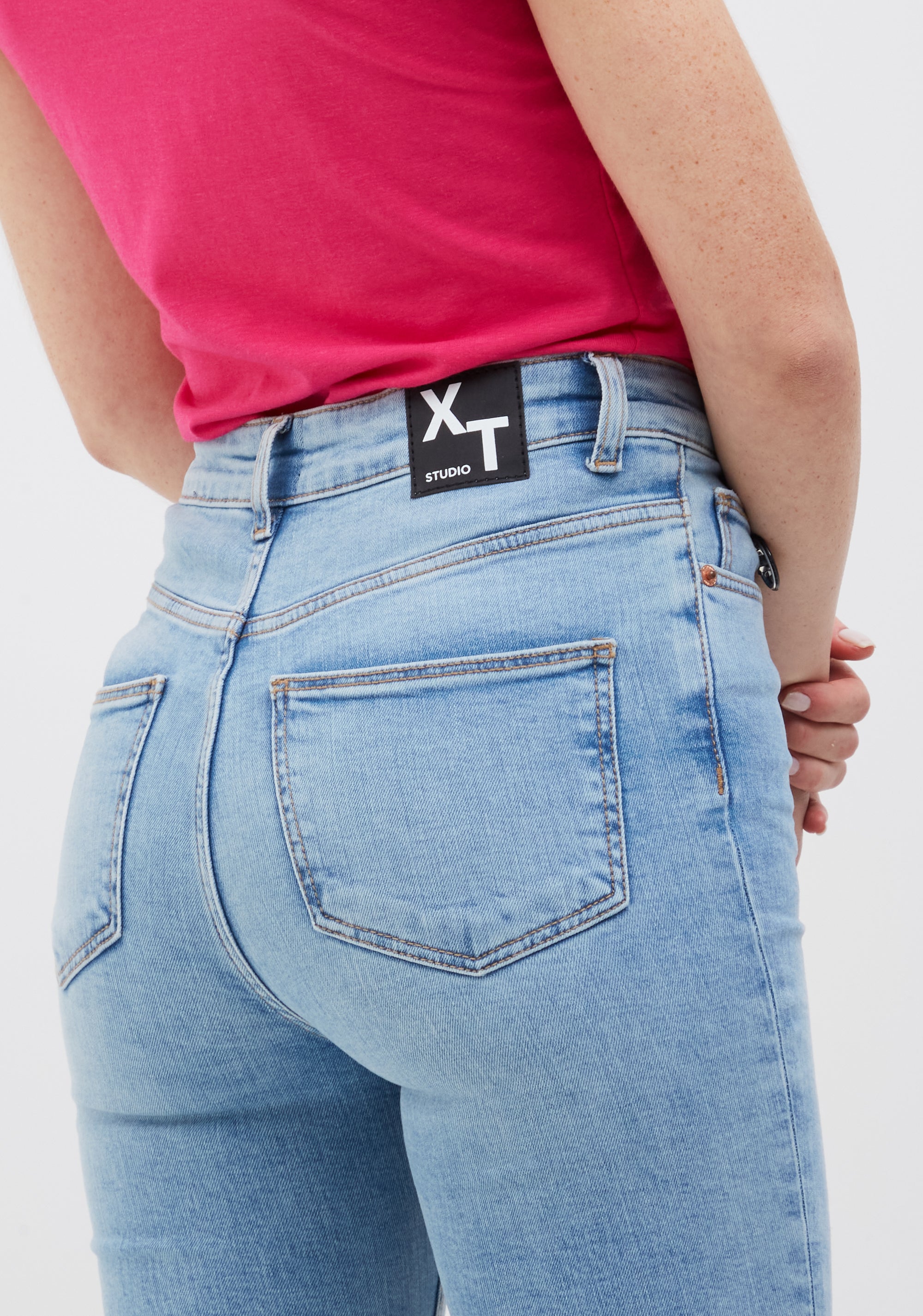 Jeans skinny in denim con lavaggio chiaro XT-STUDIO X123SV1001D45503-062-4